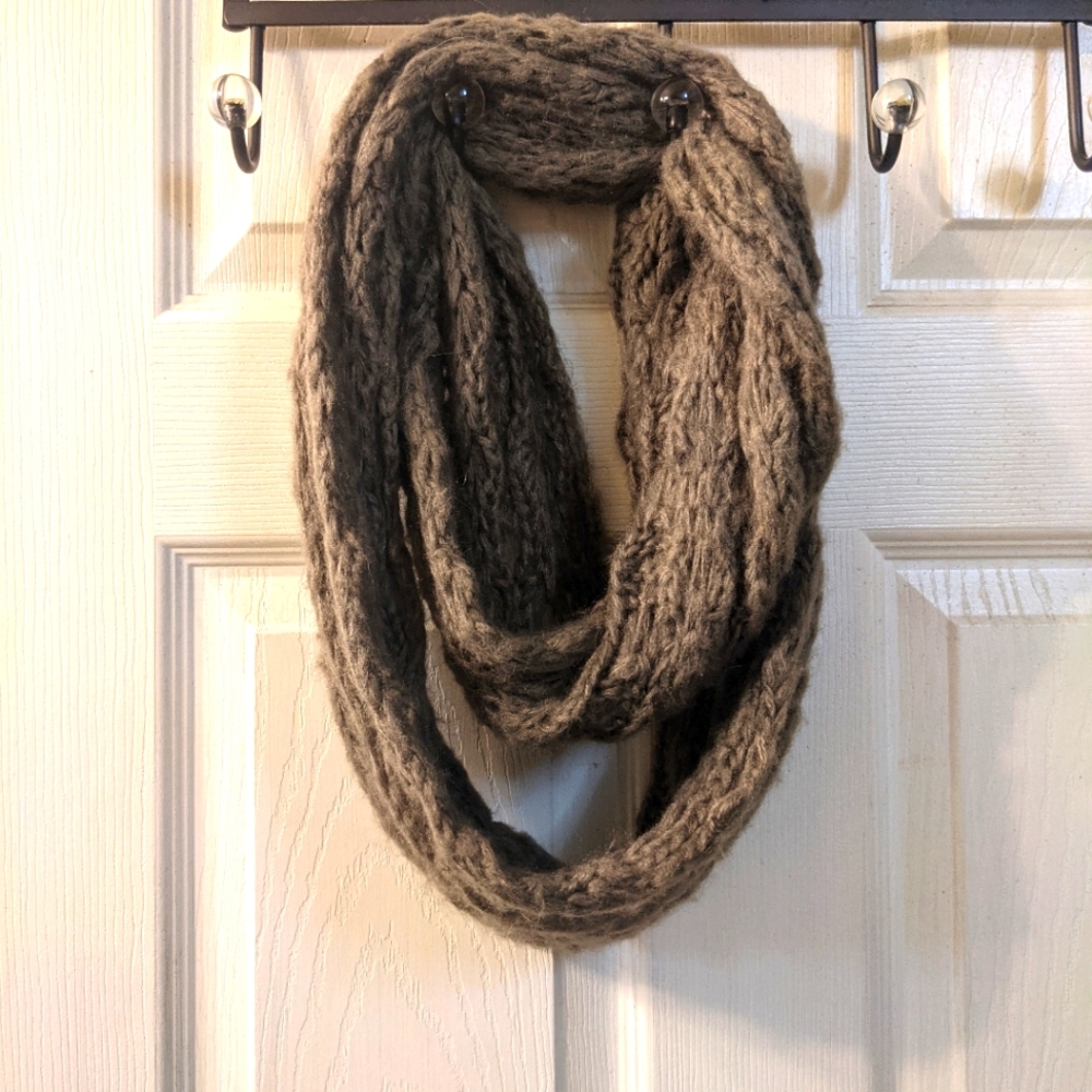 grey knit scarf